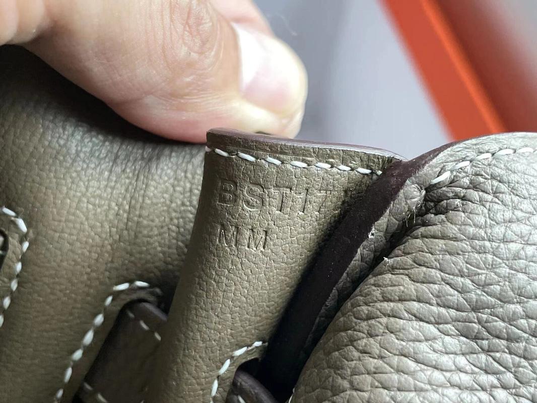 Messenger包材质和功能？选购Messenger包的实用技巧