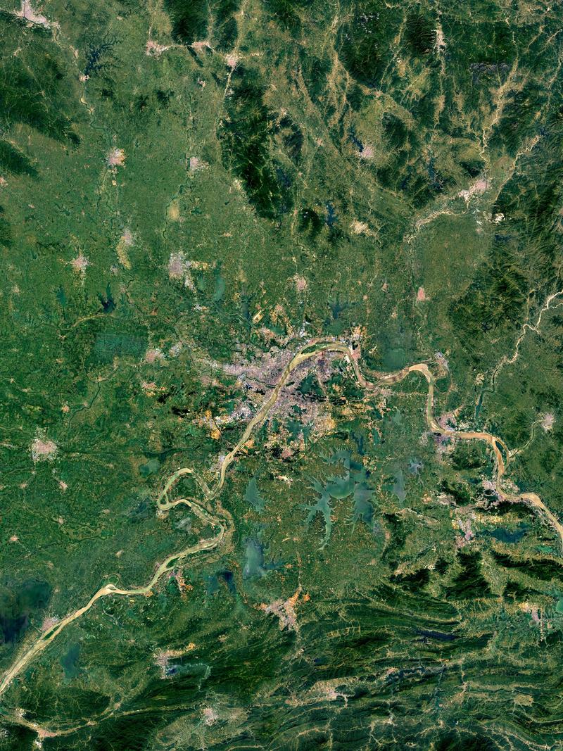 想看高清卫星地图？百度地图教你如何操作