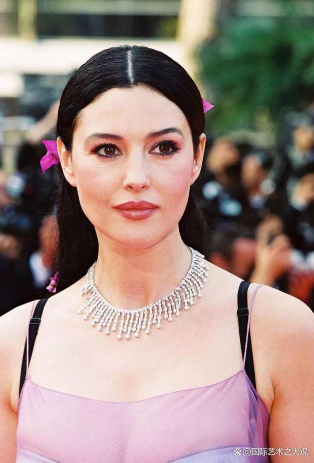 时尚女王莫妮卡EP4 V8.0在哪下载？最新完整版看这里！