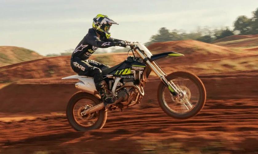 疯狂越野摩托怎么玩？新手入门攻略看这里！