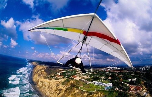 动力滑翔机飞行技巧：安全驾驶与高空翱翔