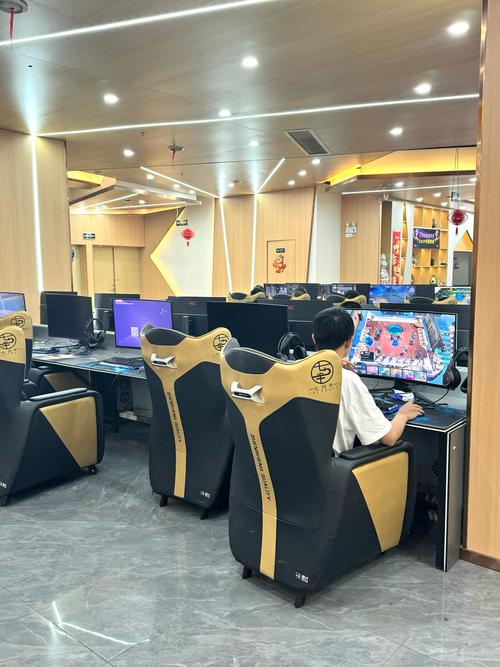 765游戏中心：超多游戏任你选