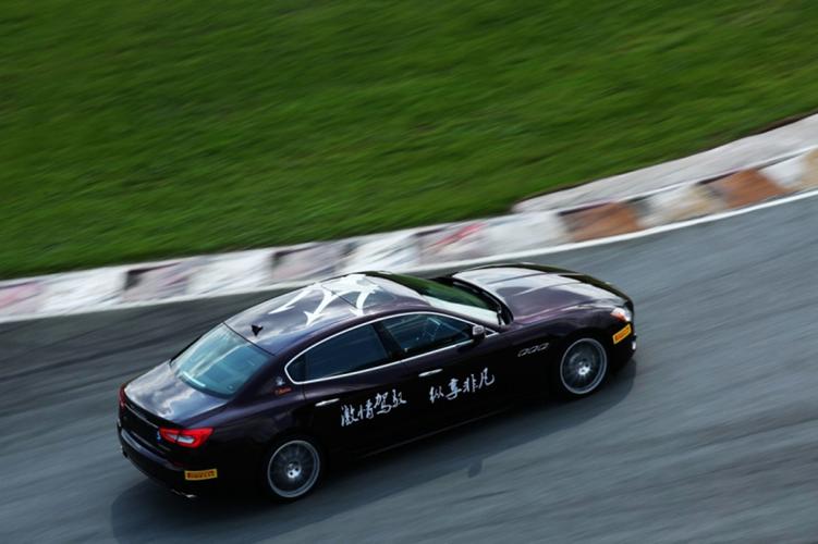 无限试驾2：夏威夷风光，尽情驰骋赛道