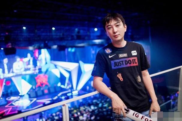 王思聪LOL:他到底有多爱玩?那些年校长玩过的游戏