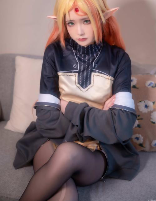 Quan冉有点饿官方网站:解锁更多这位人气Coser的魅力