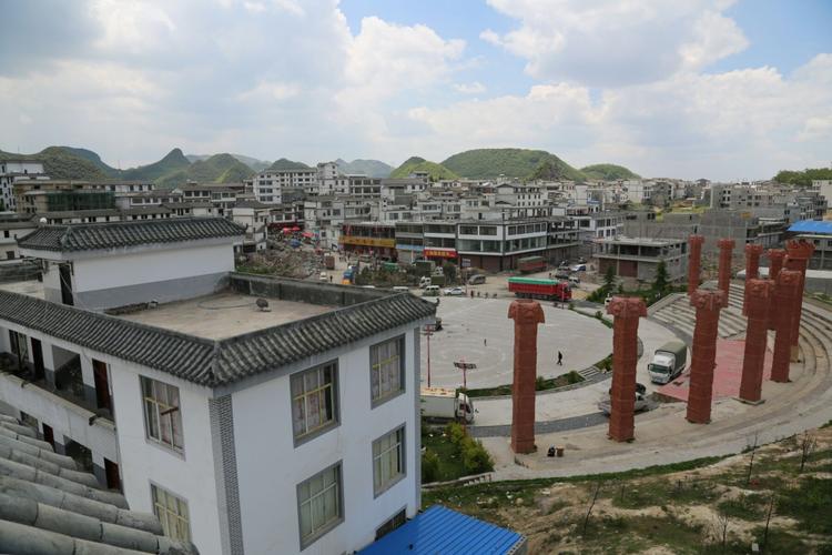 你还在找肉壺村?这里提供最新可用地址