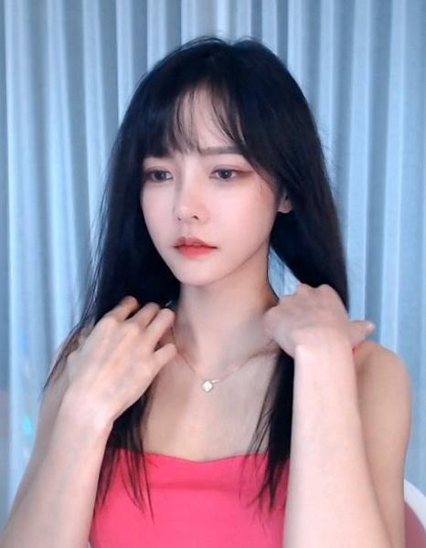 女孩收藏家更新地址：高清资源免费观看