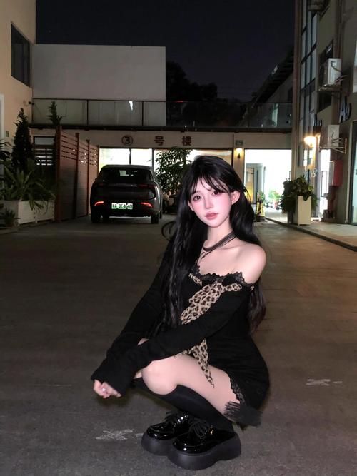 寻找辣妹COS疯狂官方网站？这里有你想要的一切