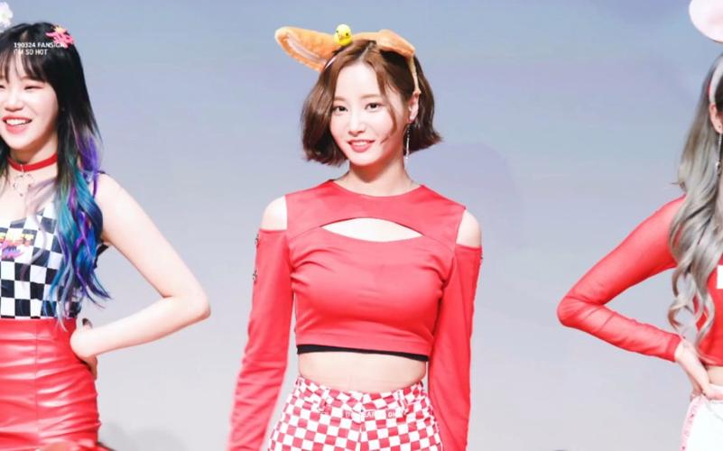 韩国热门游戏YeonWoo下载：最新版本免费玩