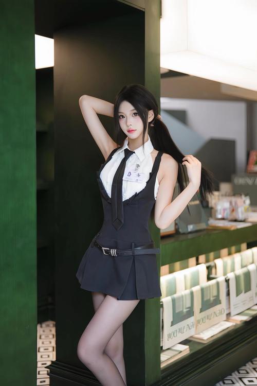 想看制服诱惑？热辣可爱：制服最新图鉴来啦！