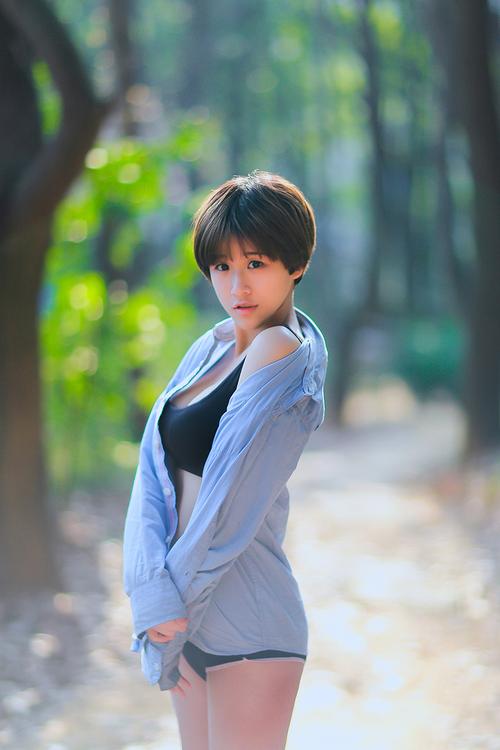 阳光下的真实版本大全：哪个版本最好玩？