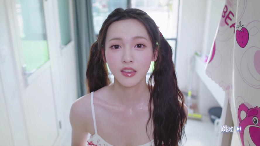 完蛋我被美女包围了下载地址:手机电脑都能玩!