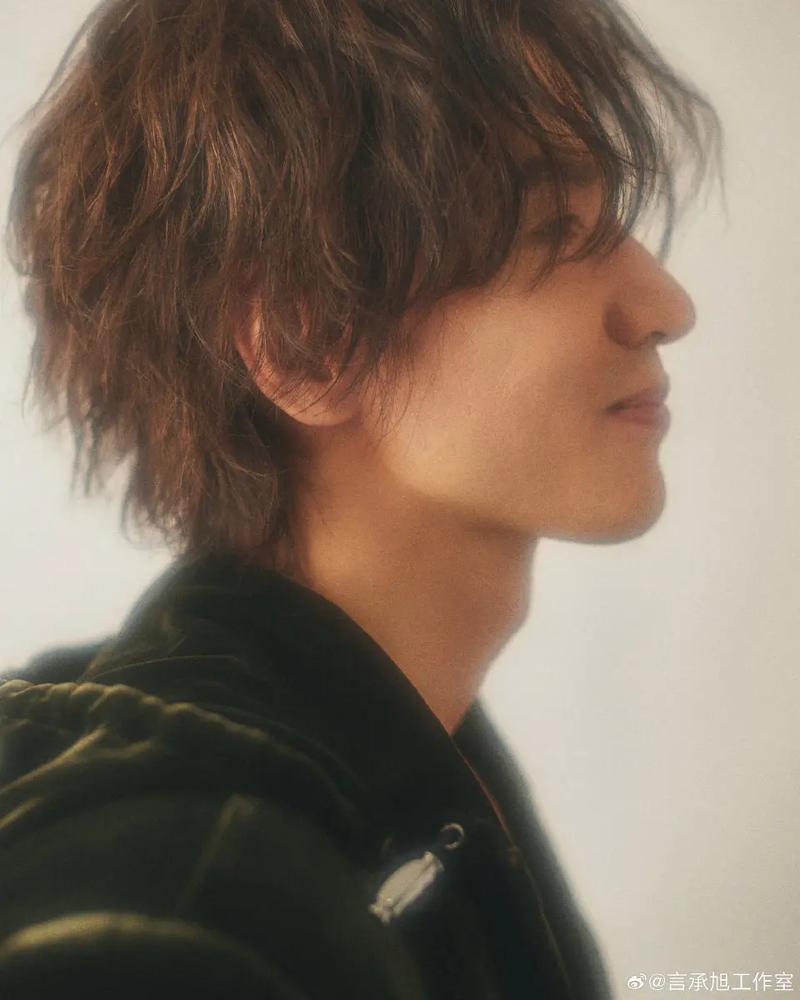 探秘少年阿宾：小说与绅士游戏的魅力碰撞