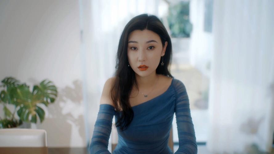 甜心AI追捕计划游戏官网：高颜值AI女孩等你来追捕