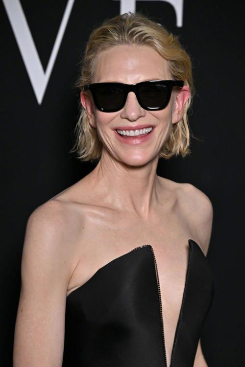 艾米丽布兰切特最新版本游戏下载，超高人气RPG等你体验！