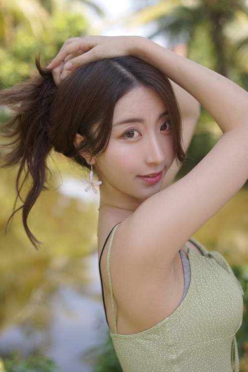 妩媚安卓汉化Flirty：拍照神器，轻松变身魅力女神