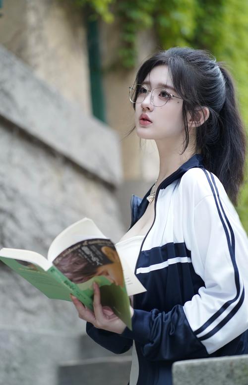 女孩收藏家更新地址：高清资源免费观看