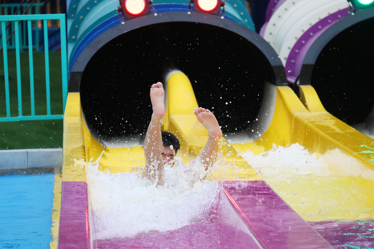 水上世界内有777汉化版下载：完整版+攻略免费获取