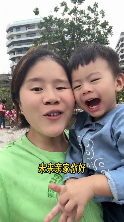 甜心妈妈最新动态：辣妈带娃的日常分享