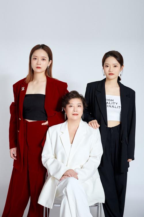 母三人官网入口：轻松好玩的游戏推荐