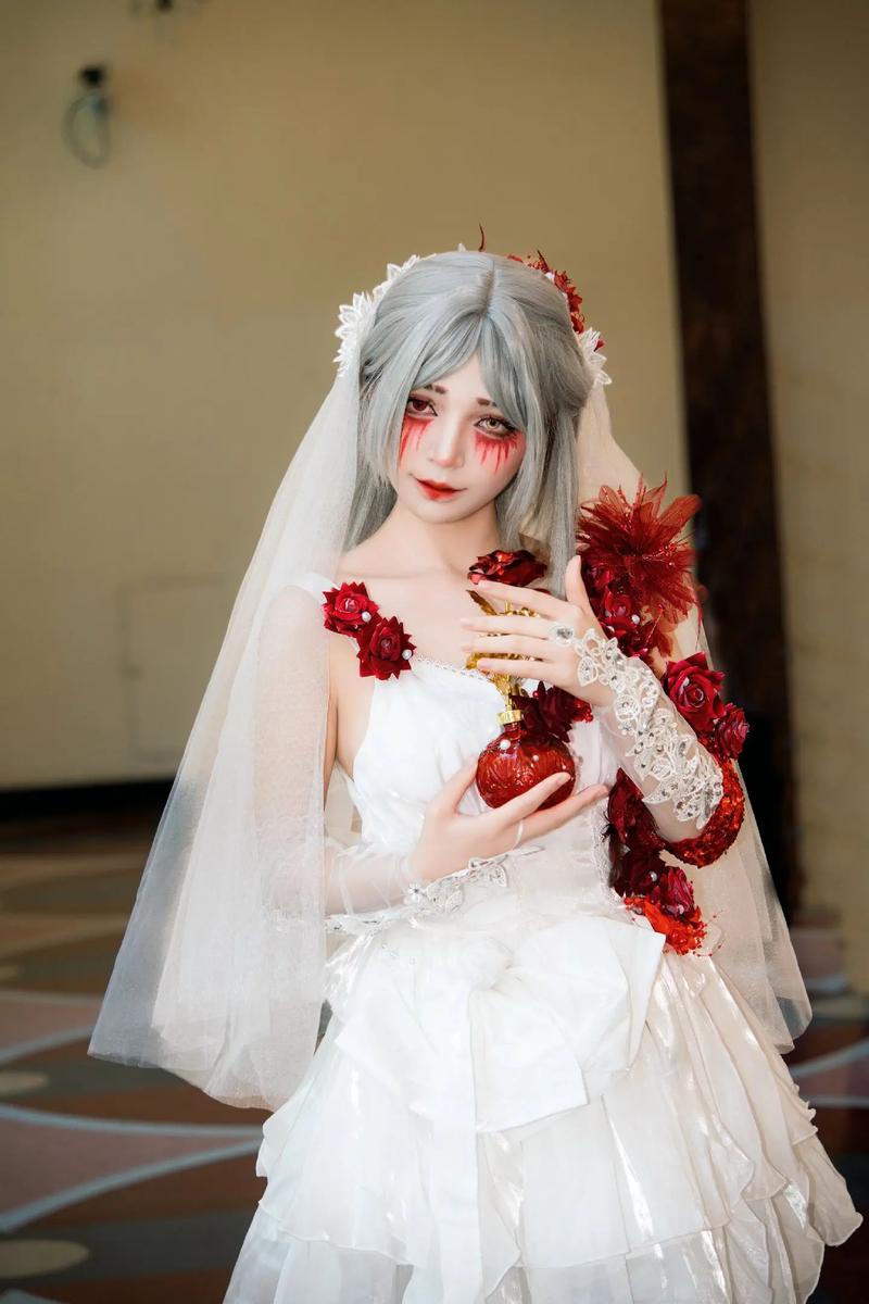 新婚妻子Cosplay日常:最新分享,超甜互动瞬间