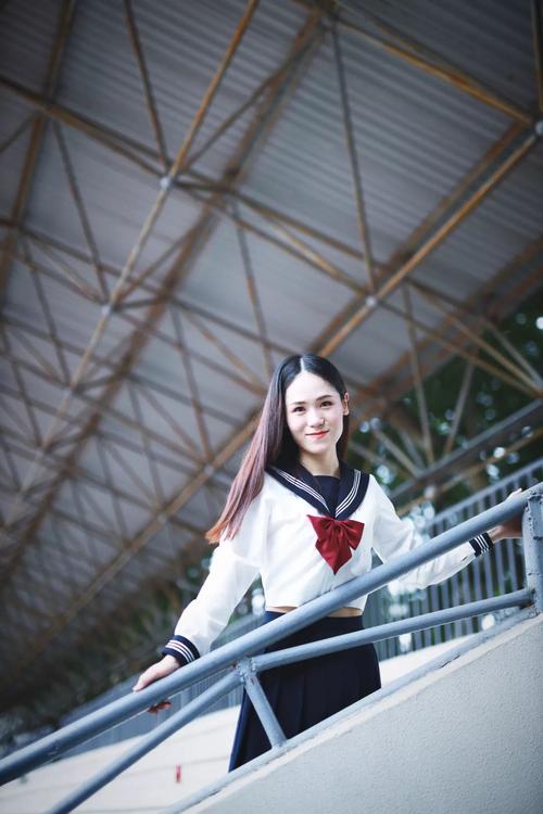 想看李丽莎写真？秀人网安卓下载方法