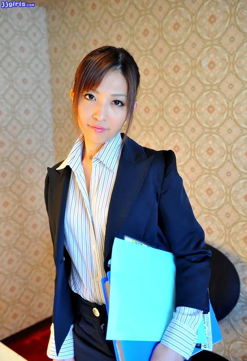 想看SOB东京热？官方网站链接及使用指南！