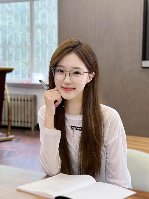 戴眼镜也能很时尚？神器眼镜官方最新版下载技巧分享